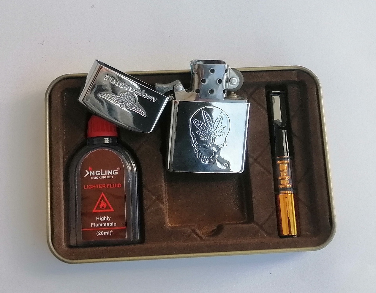 Coffret Briquet De Luxe Métallique 3D Avec Filtre à Cigarette à Tabac Réutilisable Et Recharge De Liquide